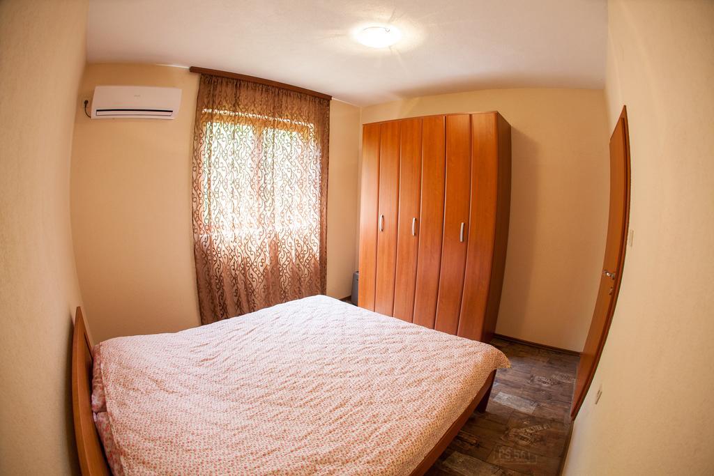 Apartment Bambo Tre Sorrele Kotor Exterior photo